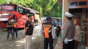 Polres Salatiga dan Dinas Perhubungan Gelar Ramp Check Bus Pariwisata