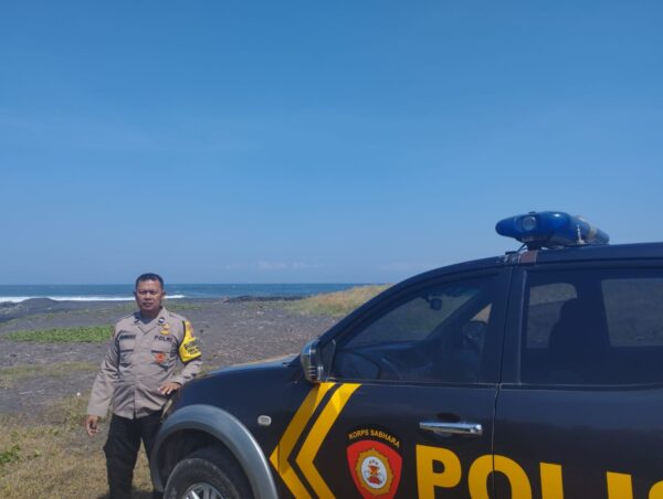 Polsek pesanggaran itensifkan patroli pastikan pantai pancer banyuwangi aman