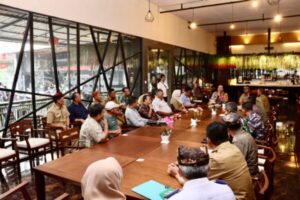 Forkopimda Banyuwangi Lakukan Relokasi Pedagang Pasar ke Gedung Wanita