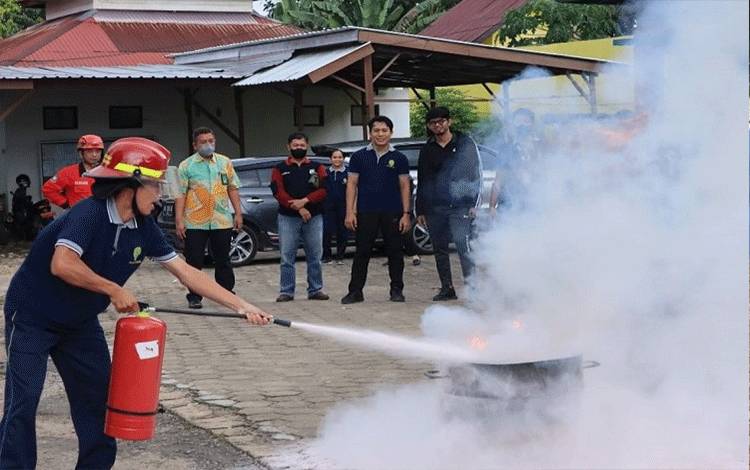 Satpoldam Lamandau Gelar Simulasi Penanganan Kebakaran Di Pn Nanga Bulik