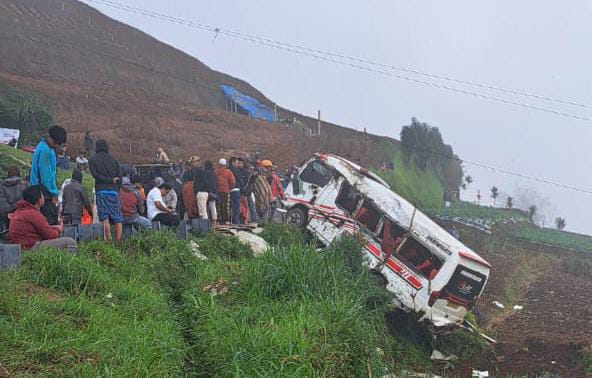 Sebab Minibus Terguling Di Bukit Barisan Diungkap Satlantas Polres Banjarnegara