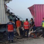 Sebuah Truk Parkir Diseruduk Di Tol Pejagan Pemalang, 2 Tewas