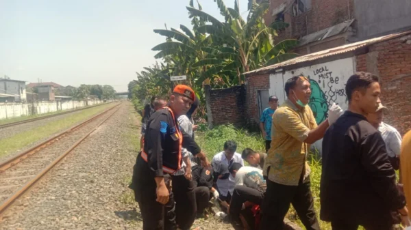 Seorang Wanita Di Semarang Tewas Tersambar Ka Sembrani