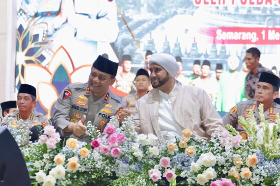 Shalawat Akbar Habib Syech Di Polda Jateng