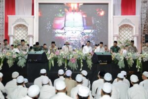 Ribuan Warga Hadiri Polda Jateng Bersholawat, Jemaah Membeludak Hingga Jalan Pahlawan