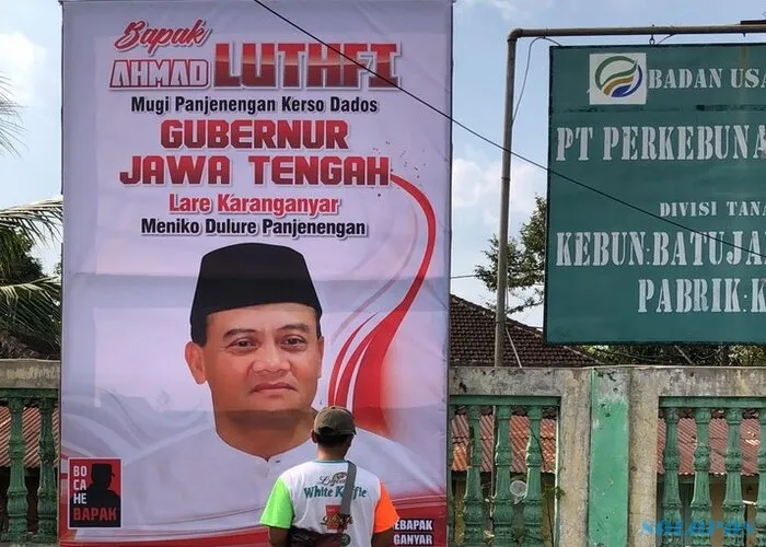 Spanduk Dukungan Untuk Irjen Polisi Ahmad Luthfi Maju Pilgub Jateng