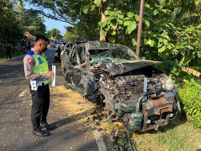 Tabrakan Maut 2 Mobil Adu Banteng Di Wonogiri, Ini Kronologi