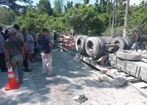 Tabrakan Maut Truk Vs Honda Beat di Bulu Rembang Tewaskan 3 Orang