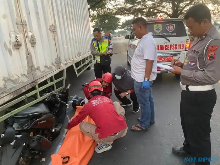 Tabrakan Motor Nmax Tabrak Truk Parkir Di Sragen, Satu Orang