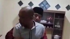 Pria Banyuwangi Bacok Tetangga, Tak Terima Halaman Gudang Dipakai Parkir Tamu Tahlilan