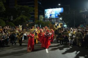 Meriahnya “Semarang Night Carnival”, Pamerkan Empat Unsur Budaya di Kota Lumpia