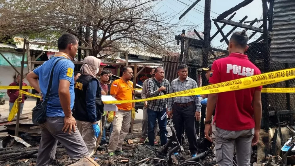 Cari Penyebab Pasti Kebakaran Pasar Loak Tegal, Tim Labfor Polda Jateng Gelar Olah TKP