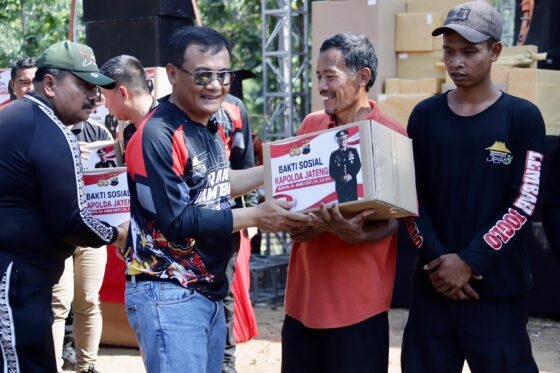 Trabas Kamtibmas Di Kab. Semarang, Kapolda Jateng Gelar Bakti Sosial