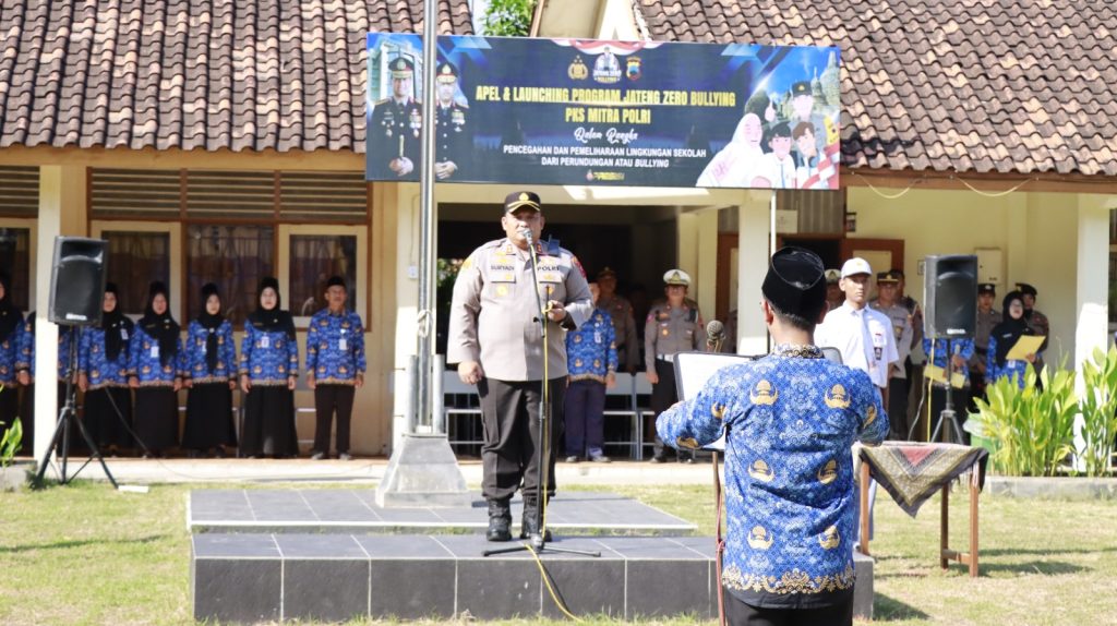 Turun Langsung Ke Sejumlah Sekolah, Kapolres Rembang Sosialisasi Bahaya Bullying