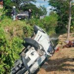 Usai Tabrakan Dengan Mobil Boks, Rush Nyemplung Selokan 3 Meter