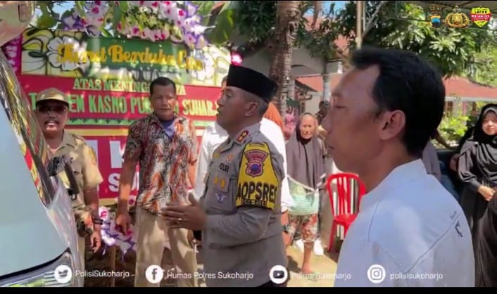 Video: Berbela Sungkawa, Kapolres Sukoharjo Takziah Ke Warga Yang Meninggal