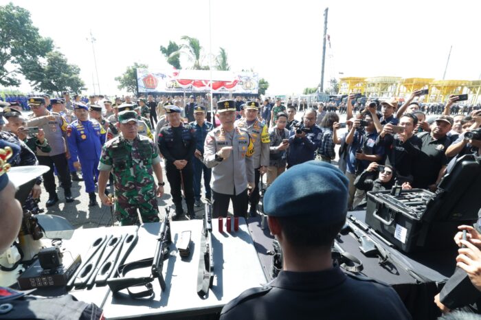 Video: Menjaga Keamanan Wwf Ke 10, Kapolda Jatim Cek Pelabuhan Ketapang