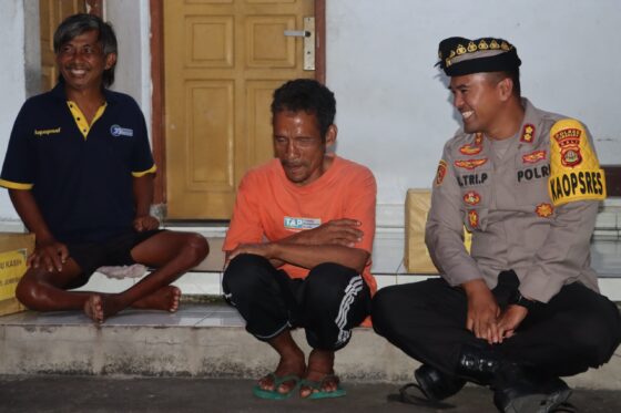 Warga asahduren pekutatan terima bantuan polres jembrana pada minggu kasih