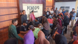 Terima Tali Asih Inisiasi Polresta Banyuwangi, Warga Pakel Perbaiki Rumah & Beli Ternak