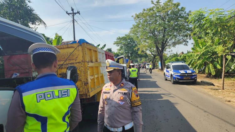 ‘hadang’ Puluhan Dump Truk, Polisi Pati Tindak Lanjut Aduan Warga