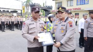 Sebanyak 11 Anggota Polres Rembang Terima Penghargaan Kapolres