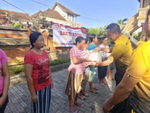 Polres Jembrana Menggelar Bakti Relegi Dan Bakti Sosial Di Gereja Mandira Santi Jembrana