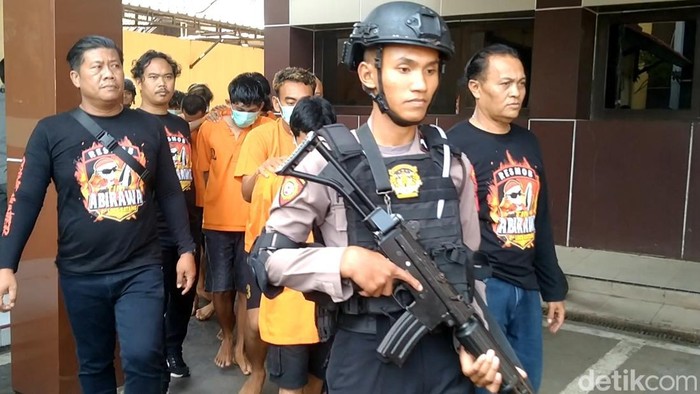 Temuan Mayat di Sungai Sambong Batang Ternyata ABG Korban Tawuran Geng Motor!