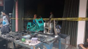 Diduga Akibat Kompor Menyala Ditinggal Pemiliknya, Kios Bakso di Bumiayu Brebes Terbakar