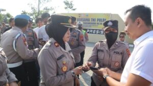 Antisipasi Judi Online Dikalangan Anggota Polri, Propam Polres Sukoharjo Periksa Handphone Personel Secara Mendadak