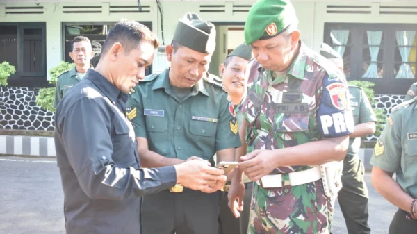 Antisipasi Judol, Kodim Banyuwangi Periksa Handphone Semua Personil