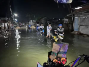 Banjir Rob Tinggi Landa Pesisir Bonang Demak, Akses Jalan Terputus, Dewan Coba Cari Solusi