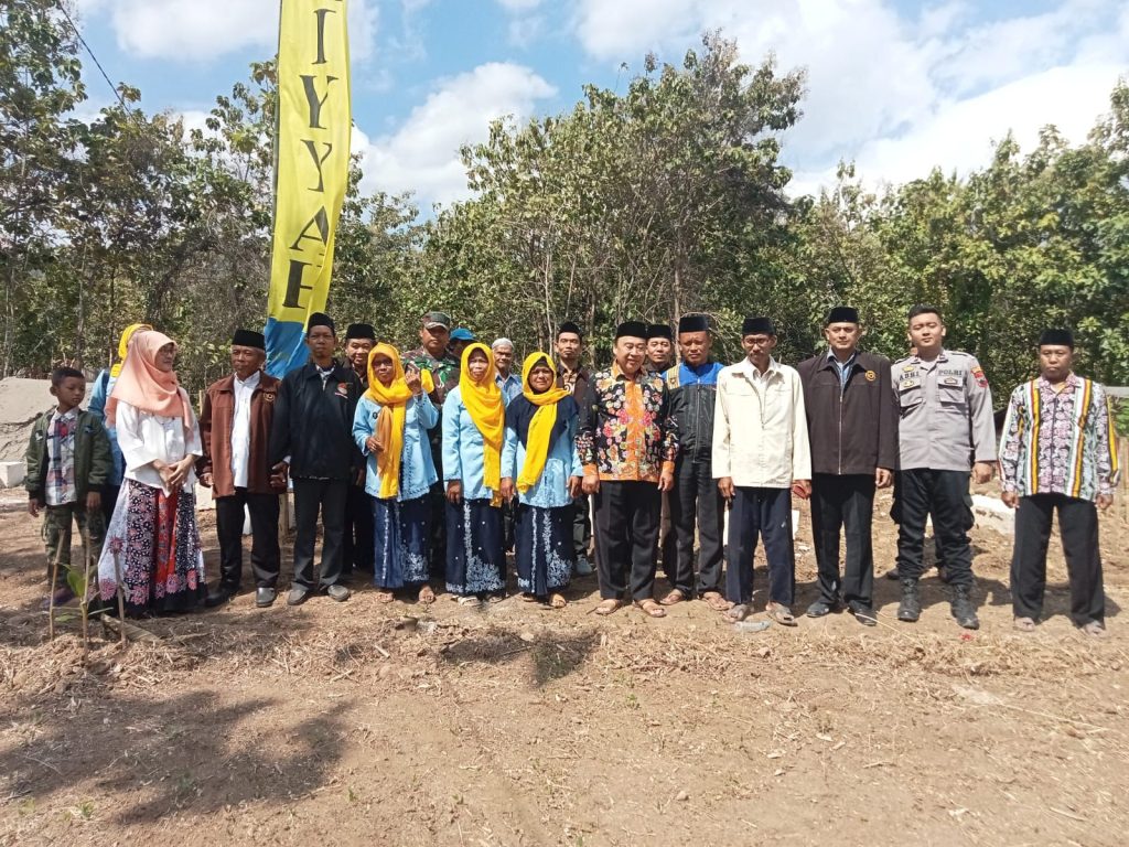 Bhabinkamtibmas Desa Gowak Hadiri Peletakan Batu Pertama Pembangunan Rumah Layak