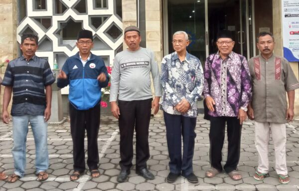 Busyro muqoddas dengarkan keluh kesah presidium gerakan pakel damai dan