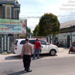 Ciptakan Kenyamanan Saat Beribadah : Polsek Gunem Laksanakan Pengamanan Sholat