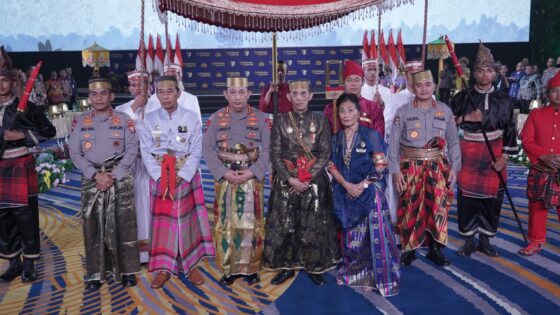 Dewan Adat Dan Kerajaan Di Sulawesi Selatan Beri Gelar Adat Pusaka