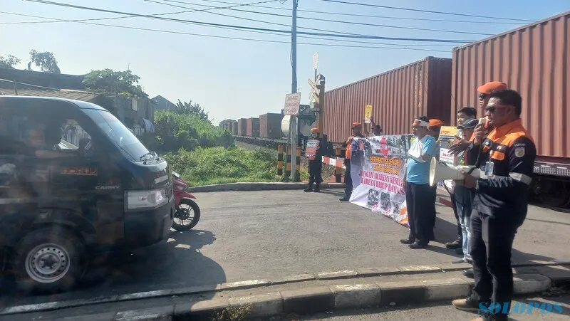 Dua Kecelakaan Beruntun Di Perlintasan Anjasmoro Semarang, Ini Yang Dilakukan