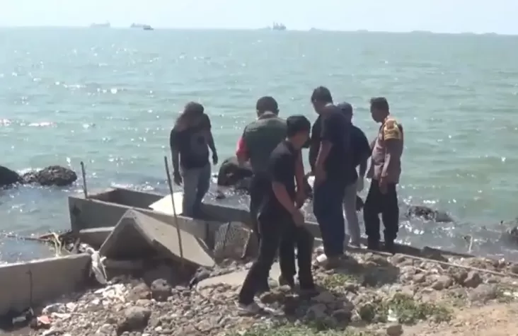 Geger! Potongan Kaki Manusia Ditemukan Mengambang Di Pantai Marina Semarang