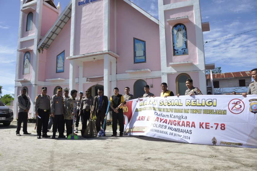 Gelar Baksos Religi Di Tempat Ibadah, Polres Humbahas Peduli Lingkungan