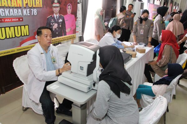 Hut Bhayangkara Ke 78, Bakti Kesehatan Dan Baksos Polda Kalteng Diikuti