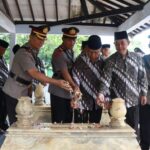 Hari Bhayangkara, Polres Batang Ziarah Ke Tmp Kadilangu