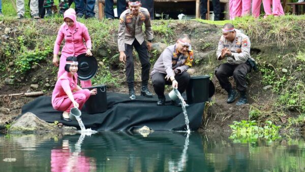 Hari bhayangkara ke 78, polresta banyuwangi serta bhayangkari lakukan bakti sosial