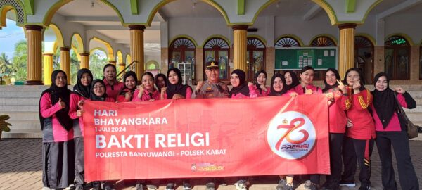 Hari Bhayangkara Ke 78, Polsek Kabat Banyuwangi Gelar Bakti Religi Di