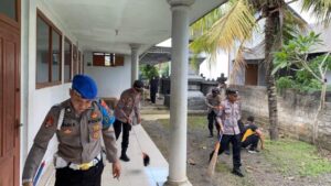 Hari Bhayangkara ke-78, Polsek Purwoharjo Gelar Bakti Religi di Pura Purwa Widya Samsara