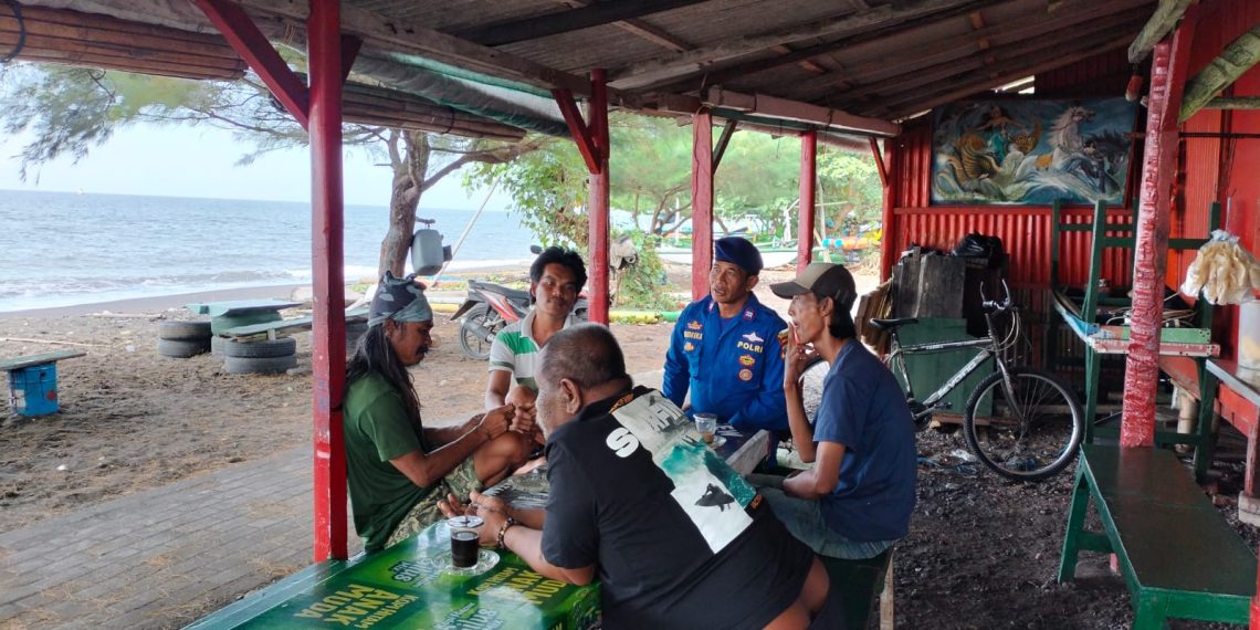 Himbau Masyarakat Pesisir, Personel Satpolairud Resta Banyuwangi Jaga Kamtibmas