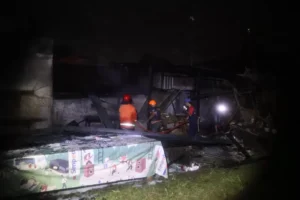 Kompor Meledak, Industri Kerupuk di Klatak Banyuwangi Terbakar: Pemilik Alami Luka Bakar Serius