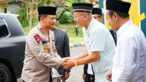 Irjen Pol Ahmad Luthfi Serahkan Sapi Hewan Qurban ke Ponpes WALI Kabupaten Semarang