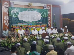 Personel Polsek Songgon Banyuwangi Amankan Milad ke-7 Majlis Khoirul Wasilah Songgon