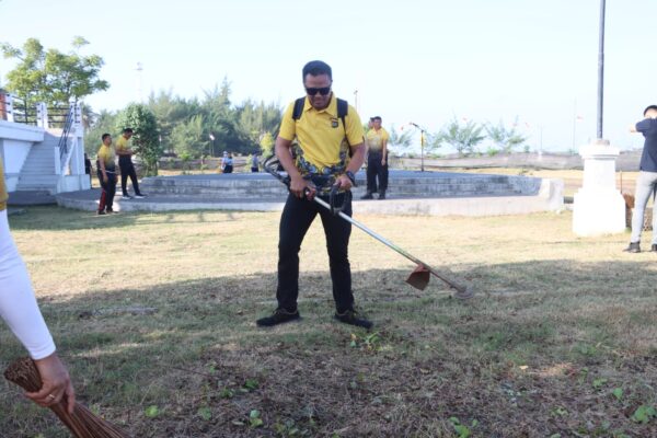 Jelang Hari Bhayangkara Ke 78, Polres Jembrana Bakti Sosial Di Desa