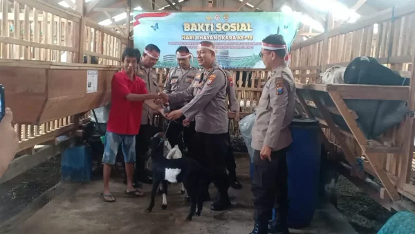 Kado Spesial Hut Bhayangkara Ke 78, Ga Desa Pakistaji Terima 3