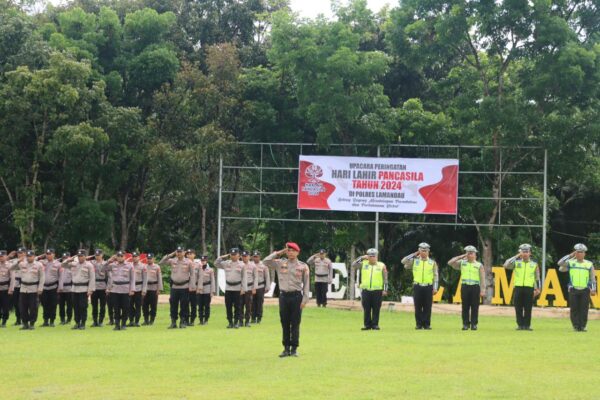 Kapolres Lamandau Pimpin Upacara Bendera Peringati Hari Lahir Pancasila Tahun